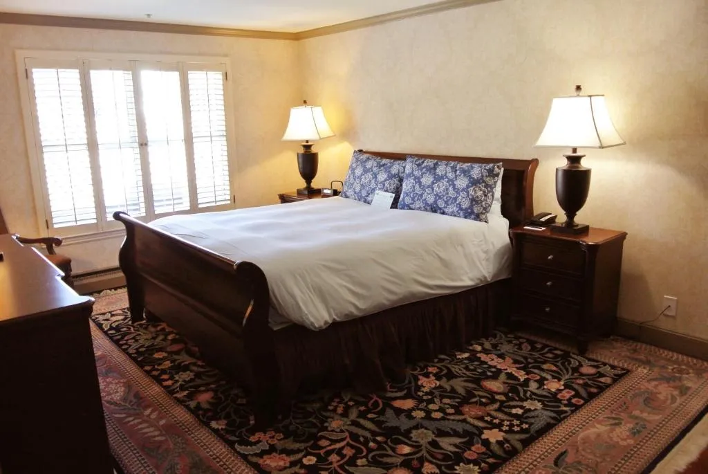 One-Bedroom Suite with King Bed